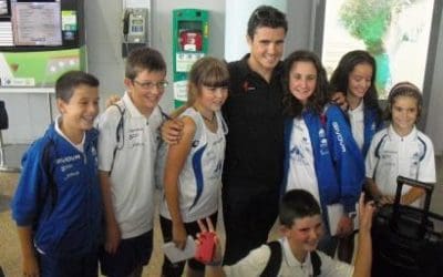 O TETRACAMPIÓN DO MUNDO DE TRÍATLON JAVIER GÓMEZ NOYA CHEGOU A CASA