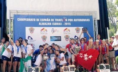 GALICIA PROCLAMOUSE CAMPIOA DE ESPAÑA DE TRÍATLON POR AUTONOMÍAS TRAS GAÑAR A PROBA DE RELEVOS
