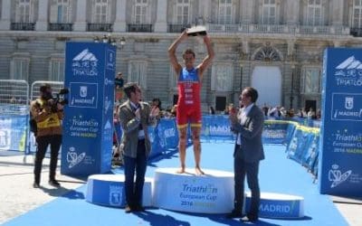 O TRÍATLON ESPAÑOL HOMENAXEOU A IVÁN RAÑA