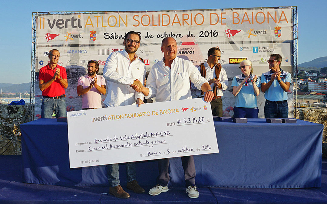 Aída García e Jacobo Crespo, vencedores do Vertiatlón Solidario de Baiona